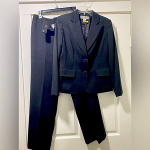 Black Jones New York Suit Set Size 6
